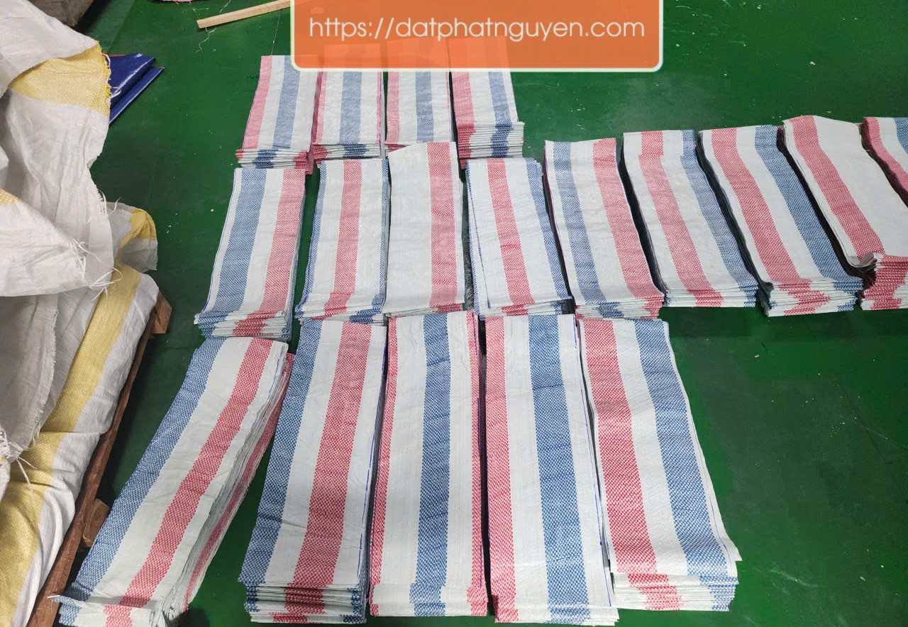 Bạt PE sọc 3 màu